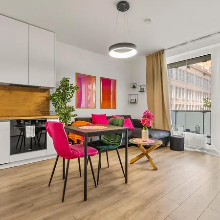 Lam Fuchsia Ac-balcony Daire Bratislava