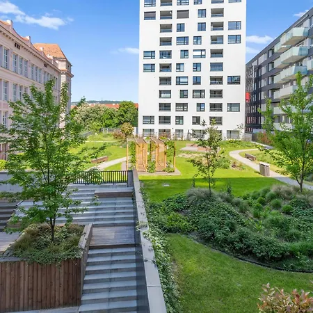 Lam Fuchsia Ac-balcony Bratislava