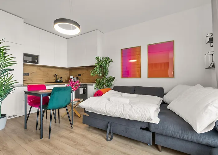 Lam Fuchsia Ac-balcony Apartment