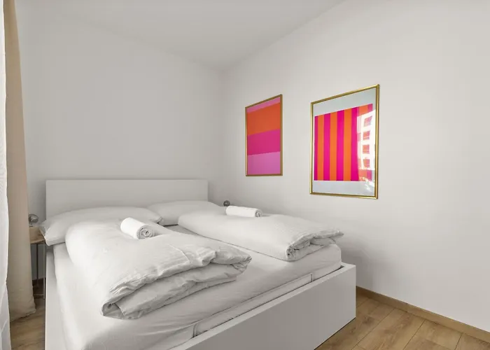 Apartment Lam Fuchsia Ac-balcony