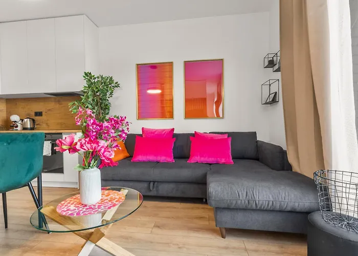 Lam Fuchsia Ac-balcony Apartment Pressburg