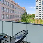 Lam Fuchsia Ac-balcony Διαμέρισμα *