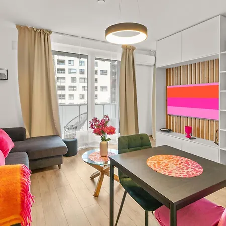 Lam Fuchsia Ac-balcony